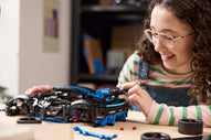 LEGO - Auto da corsa Porsche GT4 e-Performance 42176