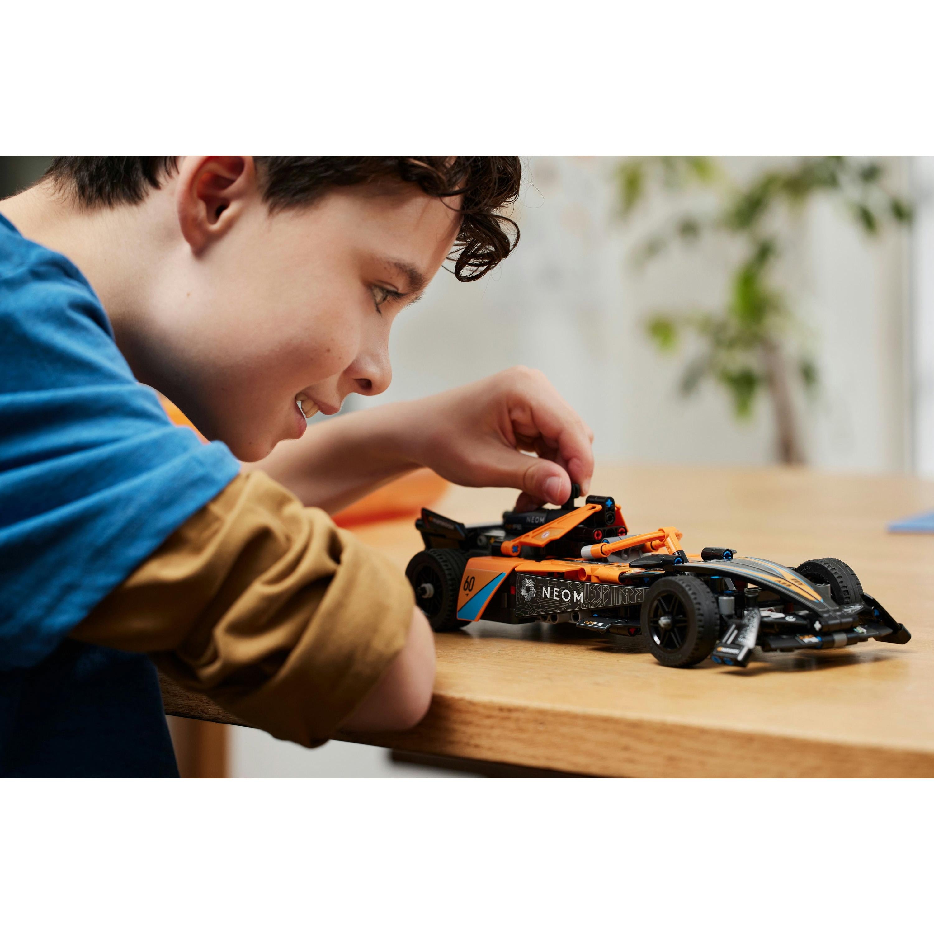 LEGO - NEOM McLaren Formula E Race Car 42169